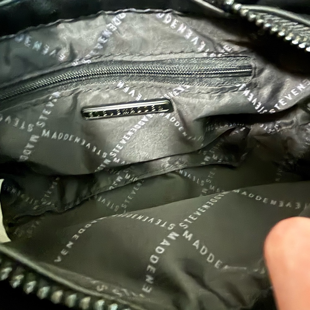 Steve Madden Quilted Black Crossbody Bag with Coin Pouch - Picture 10 of 13
